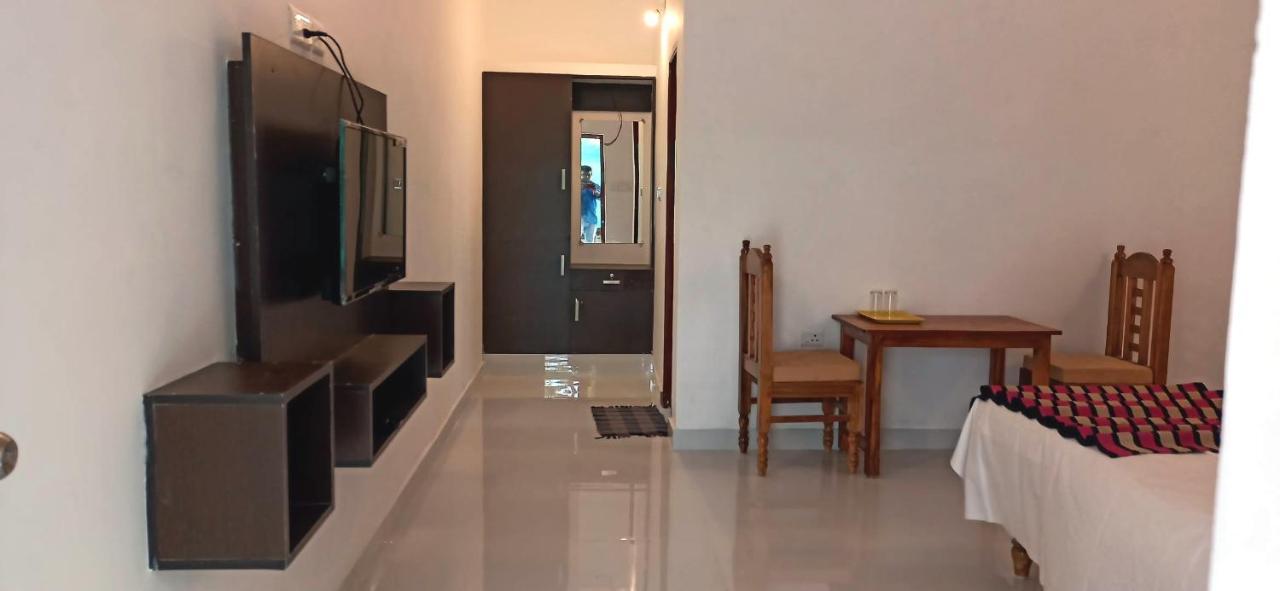 Hotel Neptune Kovalam Thiruvananthapuram Екстериор снимка