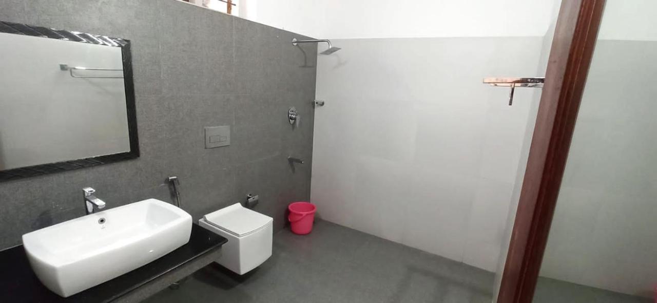 Hotel Neptune Kovalam Thiruvananthapuram Екстериор снимка